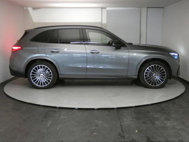 Mercedes Benz Glc image 9