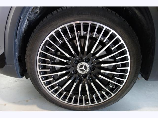 Mercedes Benz Eqa image 9