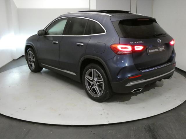 Mercedes Benz Gla image 8