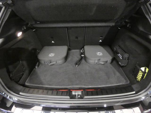 Mercedes Benz Gla image 8