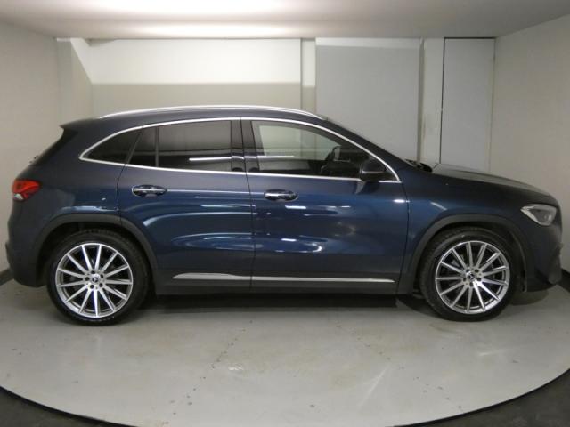 Mercedes Benz Gla image 4