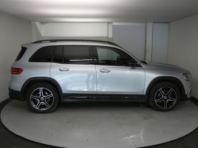 Mercedes Benz Glb image 2