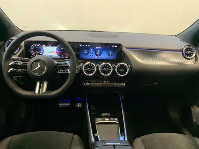 Mercedes Benz Gla image 1