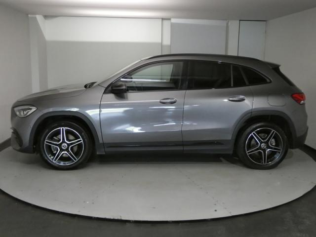Mercedes Benz Gla image 8