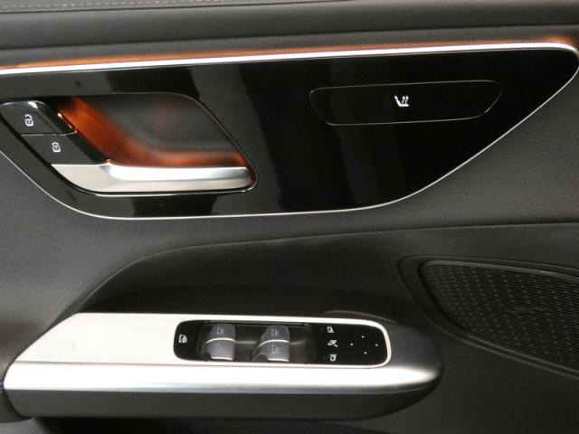 Mercedes Benz Glc image 8