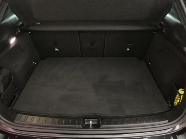 Mercedes Benz Gla image 1
