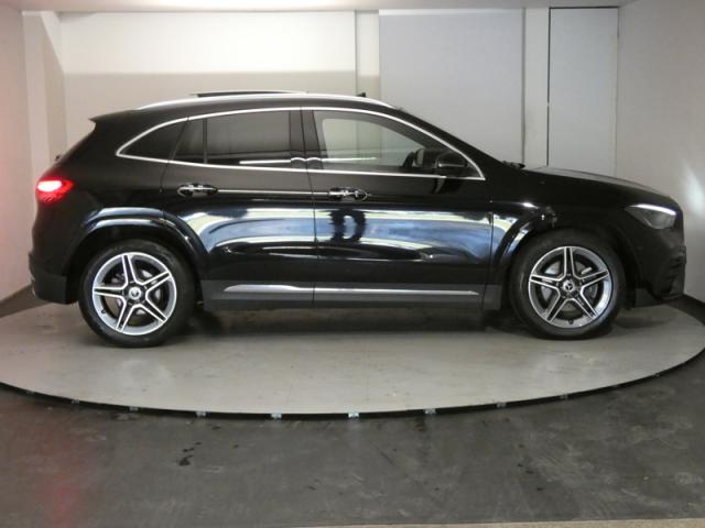 Mercedes Benz Gla image 2