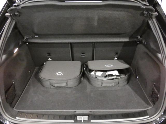 Mercedes Benz Eqa image 5