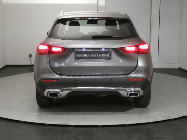 Mercedes Benz Gla image 1