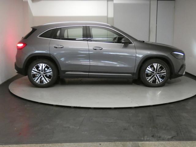 Mercedes Benz Gla image 3