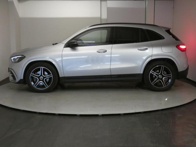 Mercedes Benz Gla image 4