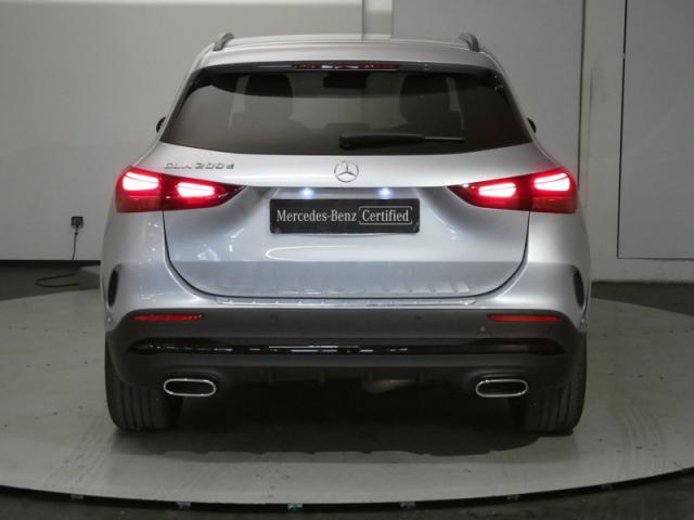 Mercedes Benz Gla image 8