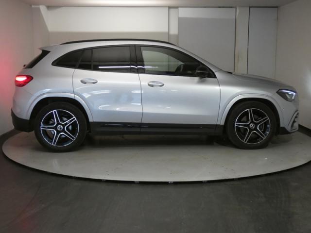 Mercedes Benz Gla image 7