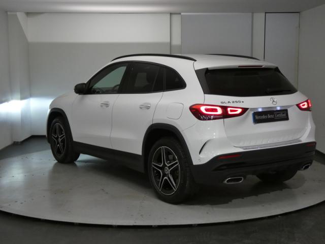 Mercedes Benz Gla image 2