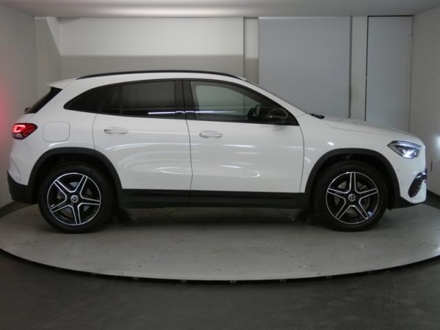 Mercedes Benz Gla image 5