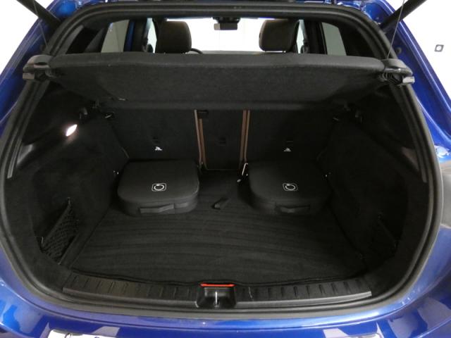 Mercedes Benz Gla image 9