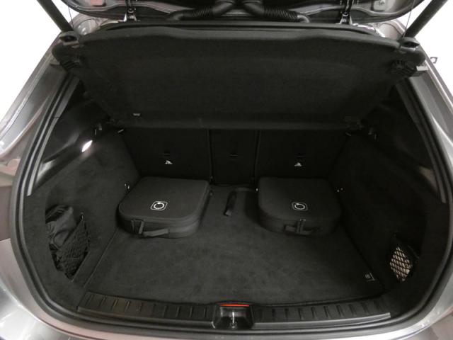 Mercedes Benz Gla image 9