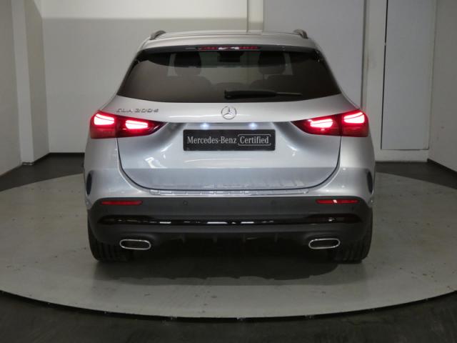 Mercedes Benz Gla image 9