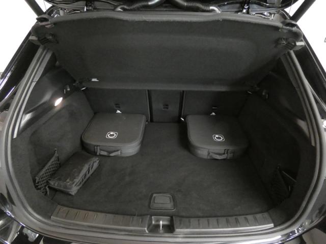 Mercedes Benz Eqa image 8