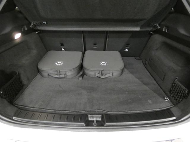 Mercedes Benz Eqa image 4