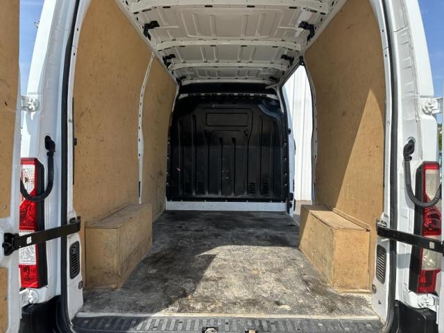 Renault Master image 8
