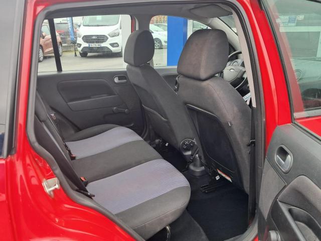 Ford Fusion image 3