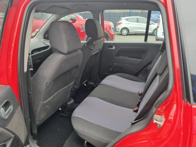 Ford Fusion image 2