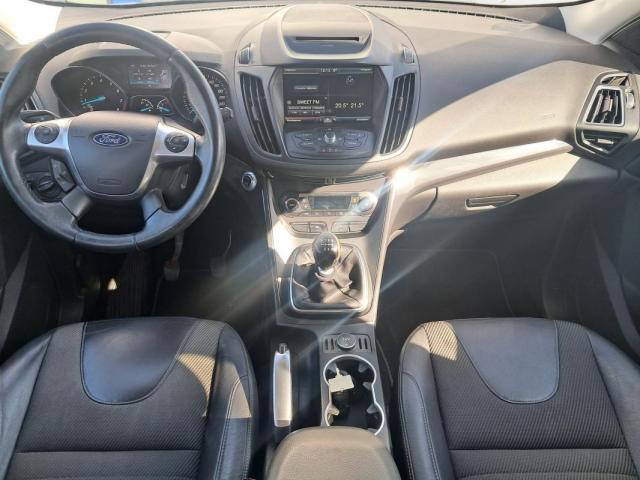 Ford Kuga image 3