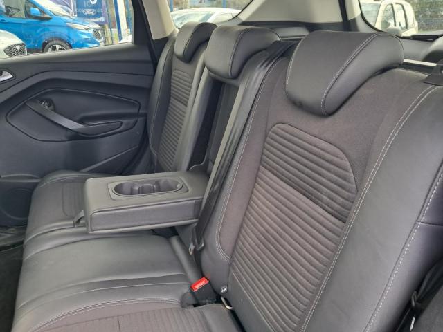 Ford Kuga image 1
