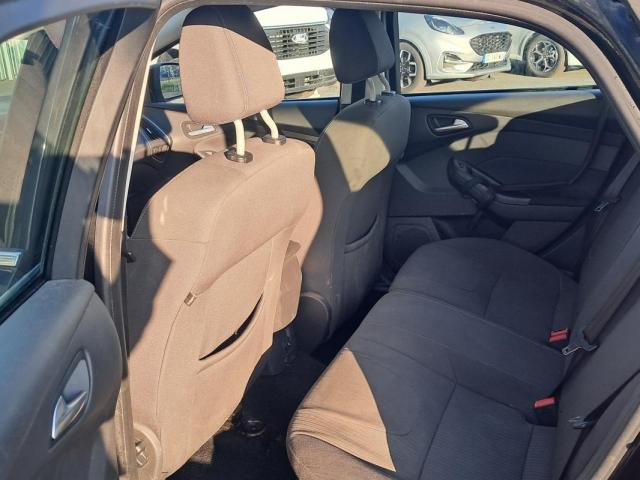 Ford Focus image 9