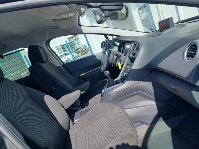 Peugeot 5008 image 2