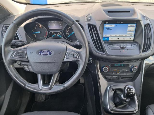 Ford Kuga image 9