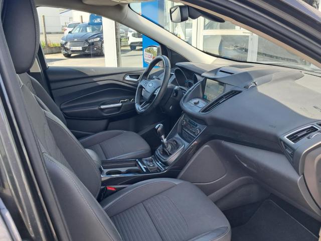 Ford Kuga image 1