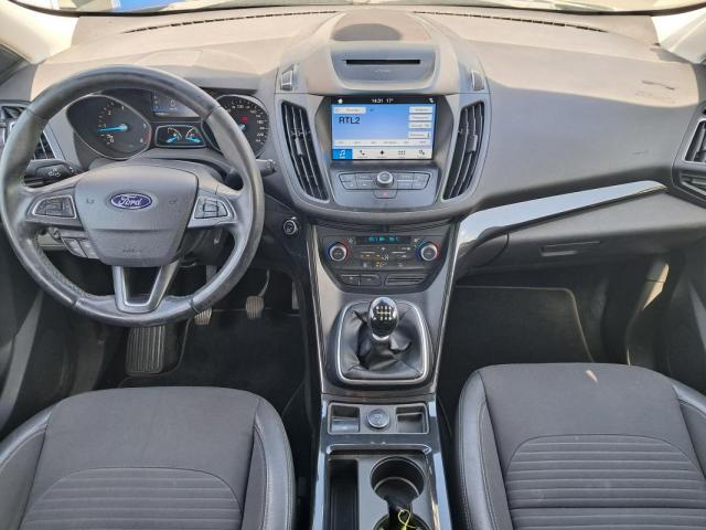 Ford Kuga image 3
