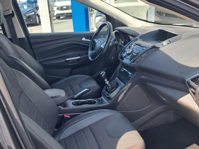 Ford Kuga image 3