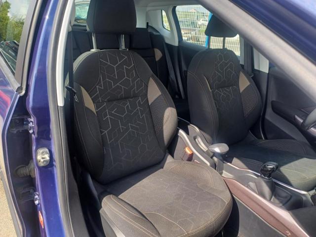 Peugeot 2008 image 7