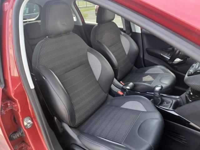 Peugeot 2008 image 6