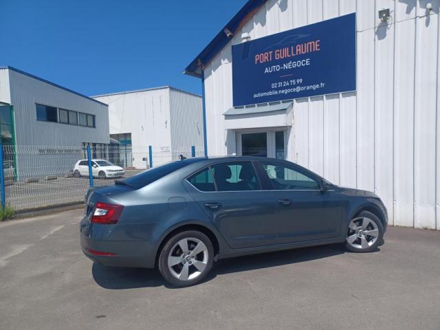 Skoda Octavia image 9
