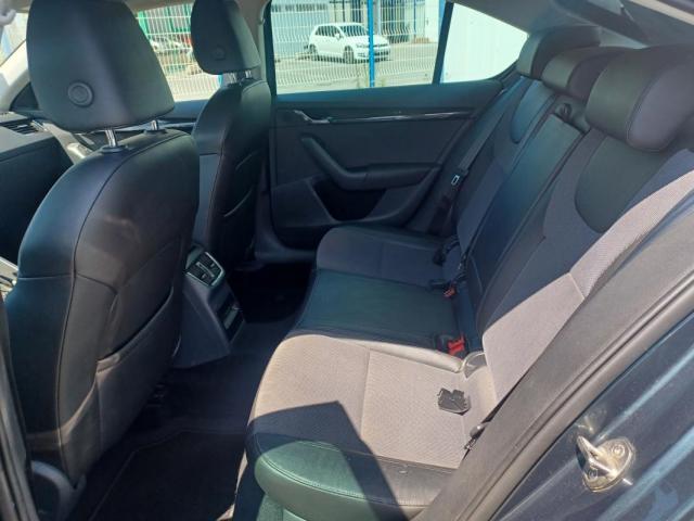 Skoda Octavia image 8