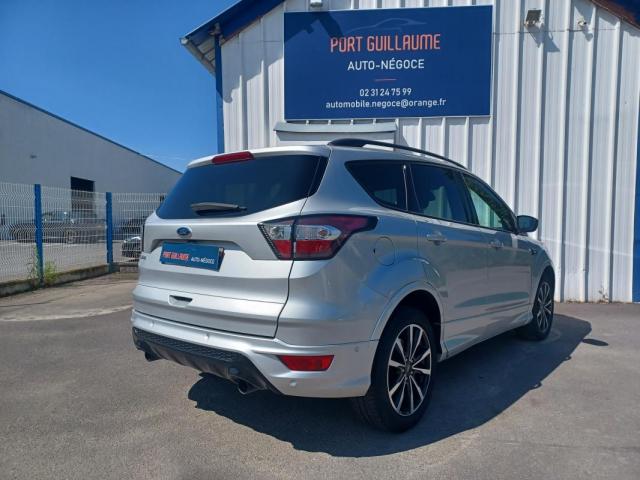 Ford Kuga image 6