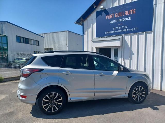 Ford Kuga image 8