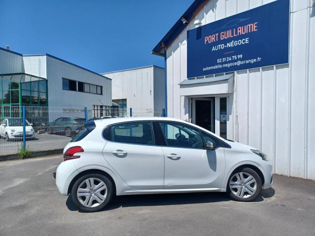 Peugeot 208 image 2