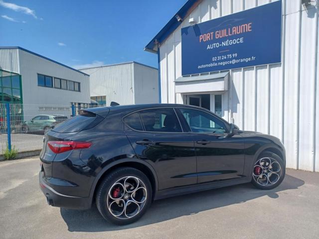 Alfa Romeo Stelvio image 9