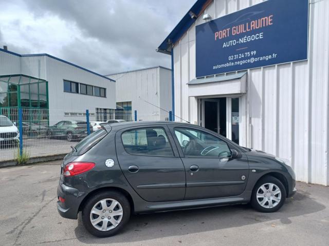 Peugeot 206+ image 1