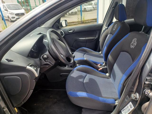 Peugeot 206+ image 8