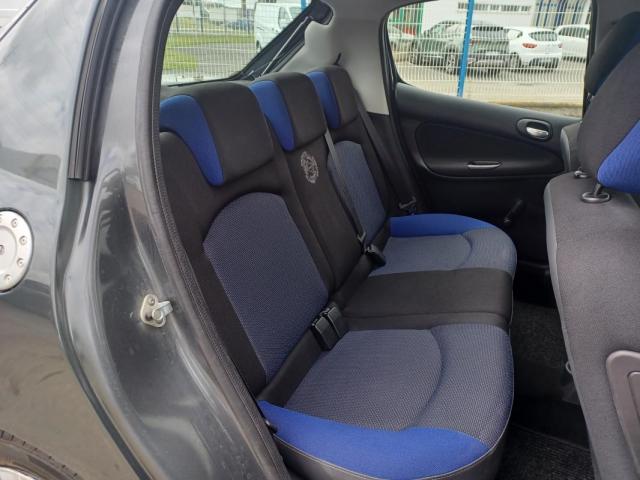 Peugeot 206+ image 6