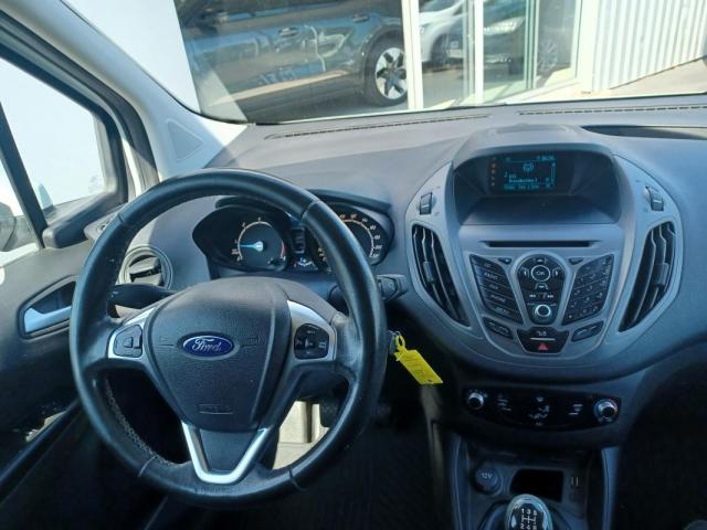 Ford Transit Courier image 3