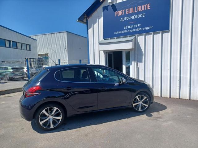 Peugeot 208 image 7
