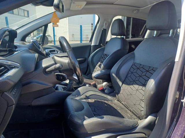 Peugeot 208 image 6