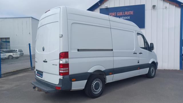 Mercedes Benz Sprinter image 3